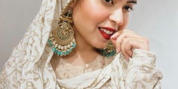 Saba Ibrahim in traditional look